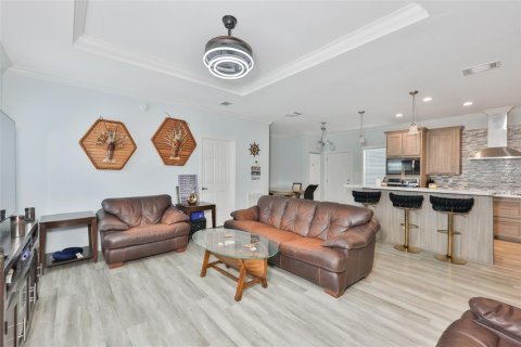 Apartment in Largo, Florida 4 bedrooms, 150.5 sq.m. № 2200150 - photo 15