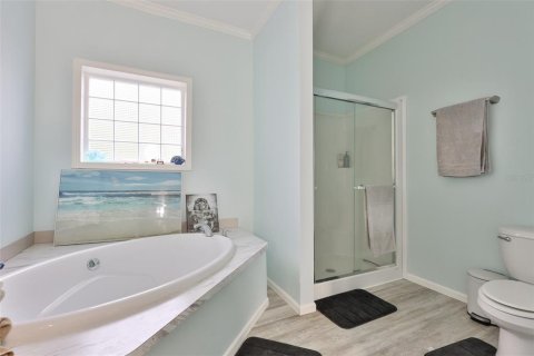 Apartment in Largo, Florida 4 bedrooms, 150.5 sq.m. № 2200150 - photo 23