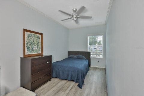 Apartment in Largo, Florida 4 bedrooms, 150.5 sq.m. № 2200150 - photo 11