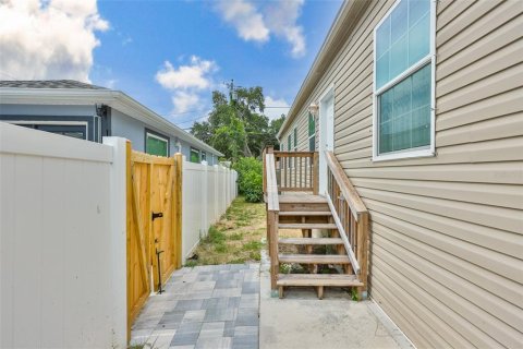 Apartment in Largo, Florida 4 bedrooms, 150.5 sq.m. № 2200150 - photo 29
