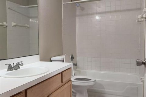 Touwnhouse à louer à Apopka, Floride: 3 chambres, 136.57 m2 № 2102085 - photo 7
