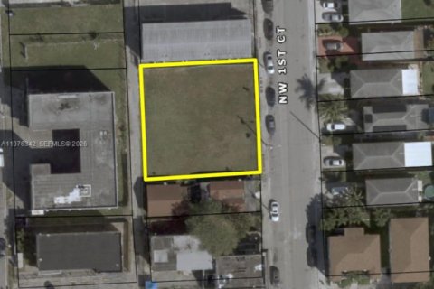 Terreno en Miami, Florida № 2073950