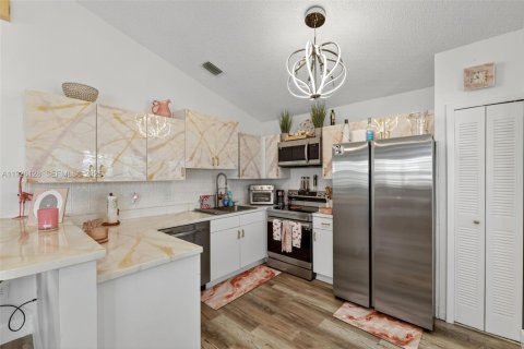 Villa ou maison à louer à Port St. Lucie, Floride: 2 chambres, 96.34 m2 № 1987399 - photo 10