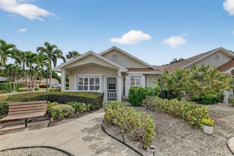 Villa ou maison à louer à Port St. Lucie, Floride: 2 chambres, 96.34 m2 № 1987399 - photo 1