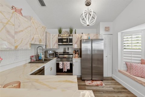 Villa ou maison à louer à Port St. Lucie, Floride: 2 chambres, 96.34 m2 № 1987399 - photo 8