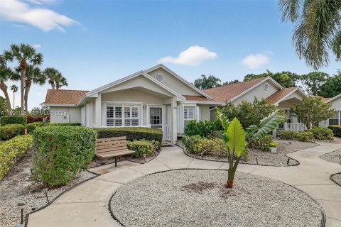 Villa ou maison à louer à Port St. Lucie, Floride: 2 chambres, 96.34 m2 № 1987399 - photo 2