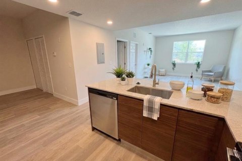Condo in Orlando, Florida, 1 bedroom № 2229648 - photo 8