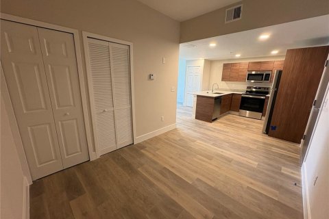 Condo in Orlando, Florida, 1 bedroom № 2229648 - photo 11
