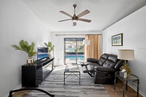 Casa en venta en Spring Hill, Florida, 3 dormitorios, 161.56 m2 № 1918085 - foto 9