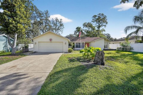 Casa en venta en Spring Hill, Florida, 3 dormitorios, 161.56 m2 № 1918085 - foto 1