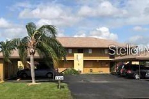 Copropriété à louer à Punta Gorda, Floride: 2 chambres, 94.48 m2 № 1718865 - photo 1