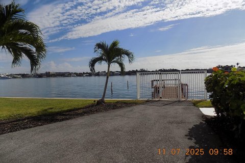 Copropriété à vendre à Lantana, Floride: 2 chambres, 88.26 m2 № 2082308 - photo 18