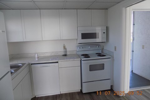 Copropriété à vendre à Lantana, Floride: 2 chambres, 88.26 m2 № 2082308 - photo 5