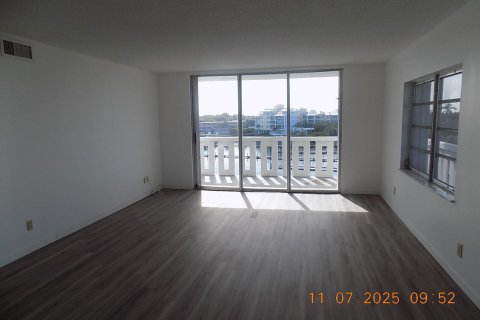 Copropriété à vendre à Lantana, Floride: 2 chambres, 88.26 m2 № 2082308 - photo 6