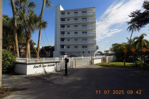 Copropriété à vendre à Lantana, Floride: 2 chambres, 88.26 m2 № 2082308 - photo 2