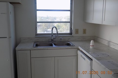Copropriété à vendre à Lantana, Floride: 2 chambres, 88.26 m2 № 2082308 - photo 4