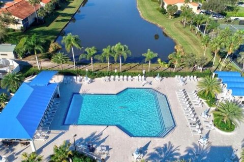 House in Boynton Beach, Florida 3 bedrooms, 203.18 sq.m. № 1092670 - photo 1