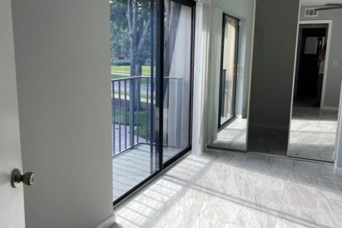 Townhouse in West Palm Beach, Florida 2 bedrooms, 114.83 sq.m. № 2086534 - photo 24