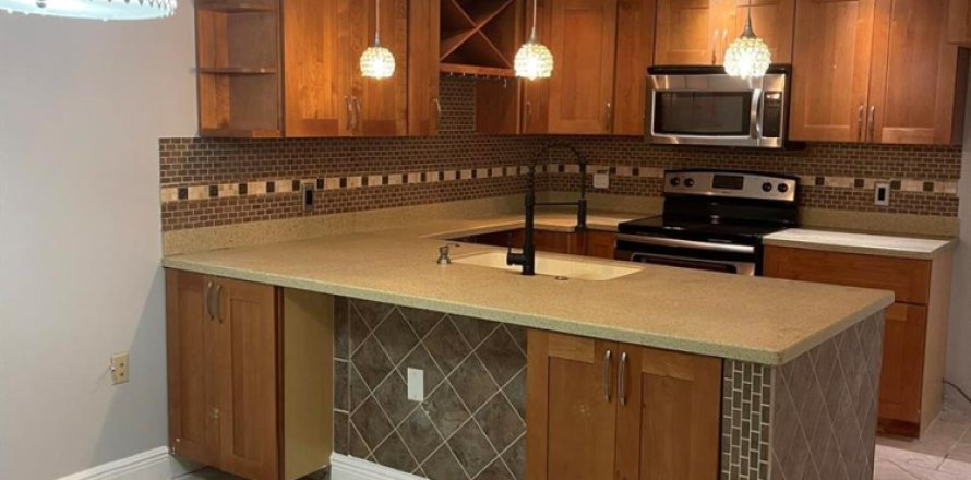 Townhouse in West Palm Beach, Florida 2 bedrooms, 114.83 sq.m. № 2086534