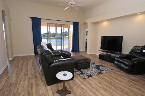Casa en alquiler en Wesley Chapel, Florida, 4 dormitorios, 199.46 m2 № 1856196 - foto 3