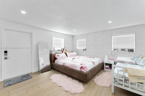 Propiedad comercial en venta en Hallandale Beach, Florida, 147.25 m2 № 1967409 - foto 15