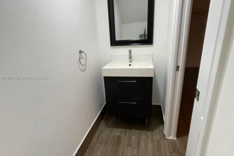 Снять в аренду кондоминиум в Майами, Флорида 3 спальни, 106.84м2, № 2082736 - фото 5