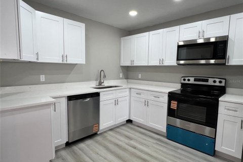 House in Crystal River, Florida 4 bedrooms, 186.73 sq.m. № 2213596 - photo 5