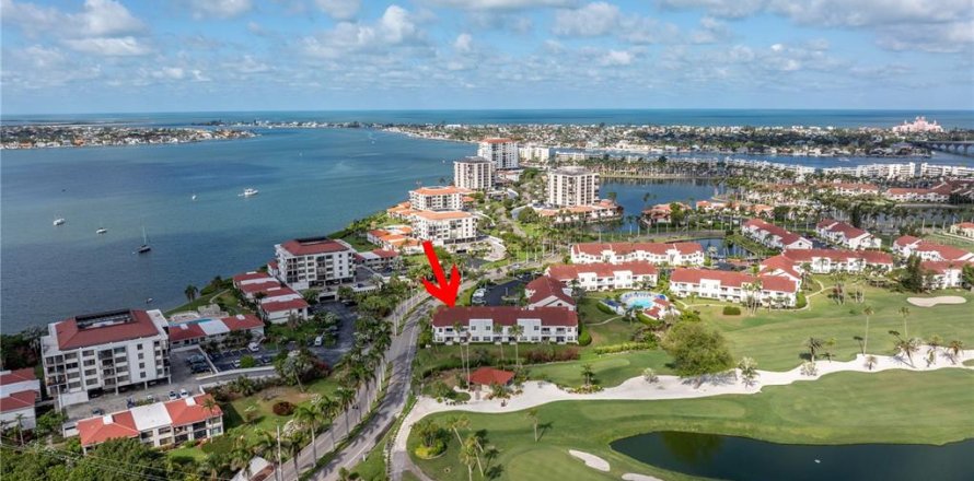Condominio en Saint Petersburg, Florida, 2 dormitorios № 1843216