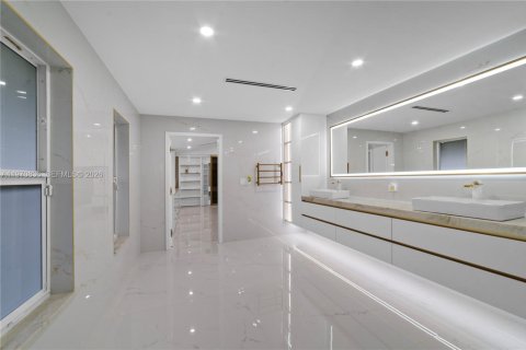 House in Davie, Florida 5 bedrooms, 383.13 sq.m. № 2036229 - photo 21