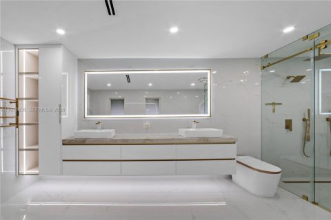 House in Davie, Florida 5 bedrooms, 383.13 sq.m. № 2036229 - photo 20