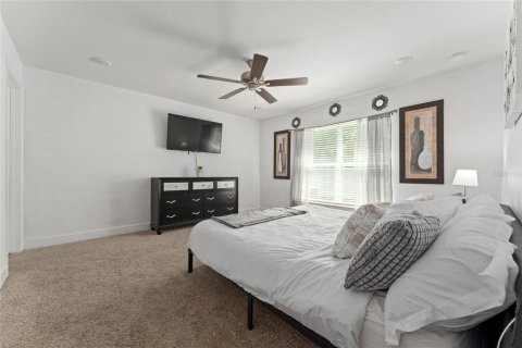 House in Kissimmee, Florida 4 bedrooms, 178.74 sq.m. № 2199598 - photo 9
