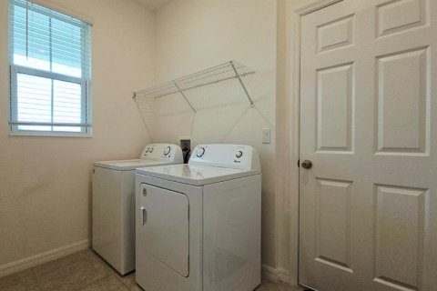 House in Fruitland Park, Florida 4 bedrooms, 154.12 sq.m. № 1830102 - photo 6