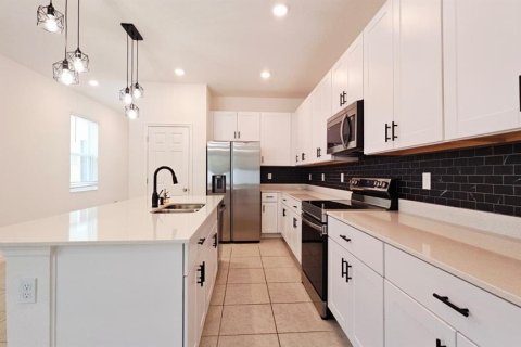 House in Fruitland Park, Florida 4 bedrooms, 154.12 sq.m. № 1830102 - photo 4