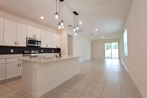 House in Fruitland Park, Florida 4 bedrooms, 154.12 sq.m. № 1830102 - photo 2