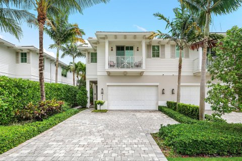 Townhouse in Boca Raton, Florida 3 bedrooms, 265.7 sq.m. № 2146671 - photo 2
