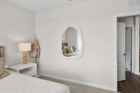House in Sorrento, Florida 5 bedrooms, 192.96 sq.m. № 1798180 - photo 27