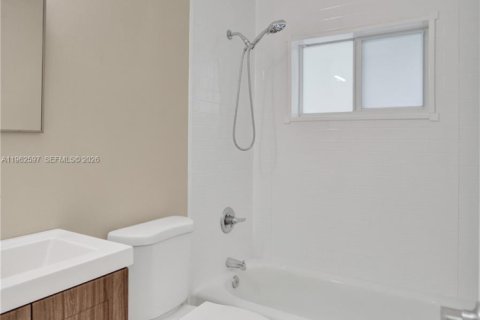 Immobilier commercial à vendre à Fort Lauderdale, Floride: 109.16 m2 № 2023685 - photo 23