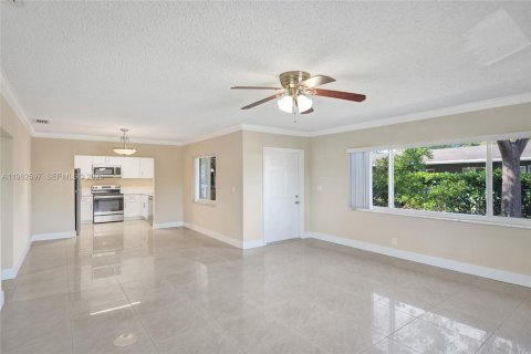 Immobilier commercial à vendre à Fort Lauderdale, Floride: 109.16 m2 № 2023685 - photo 16