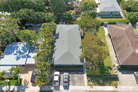 Immobilier commercial à vendre à Fort Lauderdale, Floride: 109.16 m2 № 2023685 - photo 3