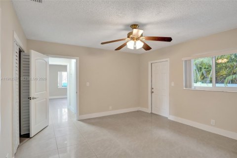 Immobilier commercial à vendre à Fort Lauderdale, Floride: 109.16 m2 № 2023685 - photo 30