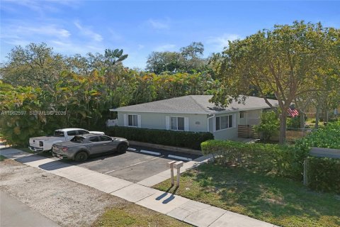 Immobilier commercial à vendre à Fort Lauderdale, Floride: 109.16 m2 № 2023685 - photo 10