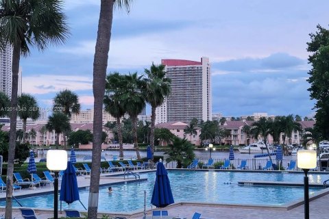 Купить кондоминиум в Халландейл-Бич, Флорида 1 спальня, 92.9м2, № 2076280 - фото 20