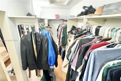 Купить таунхаус в Пемброк-Пайнс, Флорида 2 спальни, 113.71м2, № 1933549 - фото 12