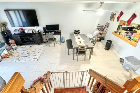 Купить таунхаус в Пемброк-Пайнс, Флорида 2 спальни, 113.71м2, № 1933549 - фото 14