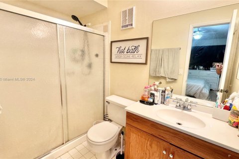 Купить таунхаус в Пемброк-Пайнс, Флорида 2 спальни, 113.71м2, № 1933549 - фото 13