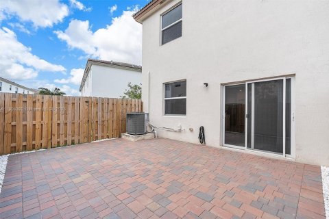 Touwnhouse à vendre à Miami, Floride: 4 chambres, 169.08 m2 № 1967918 - photo 26