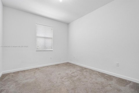 Touwnhouse à vendre à Miami, Floride: 4 chambres, 169.08 m2 № 1967918 - photo 21