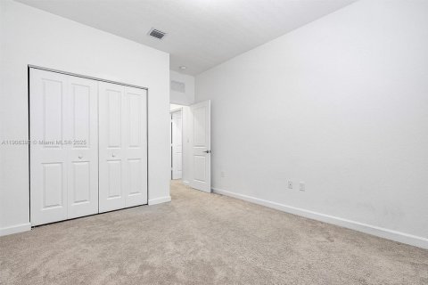 Touwnhouse à vendre à Miami, Floride: 4 chambres, 169.08 m2 № 1967918 - photo 22