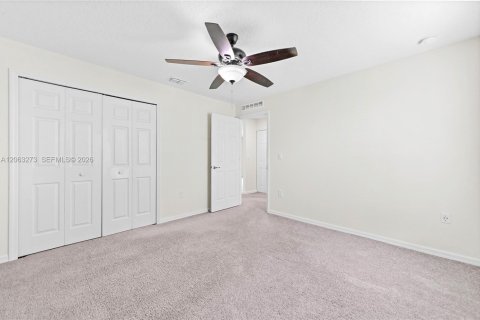 House in Port St. Lucie, Florida 4 bedrooms, 198.25 sq.m. № 2265319 - photo 22