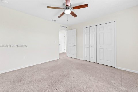 House in Port St. Lucie, Florida 4 bedrooms, 198.25 sq.m. № 2265319 - photo 26